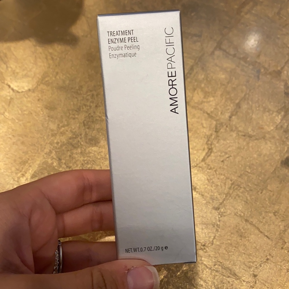 NEW Amore Pacific Treatment Enzyme Peel
